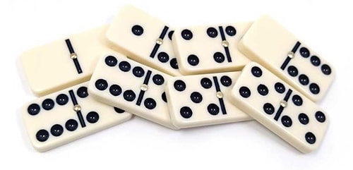 Dominos